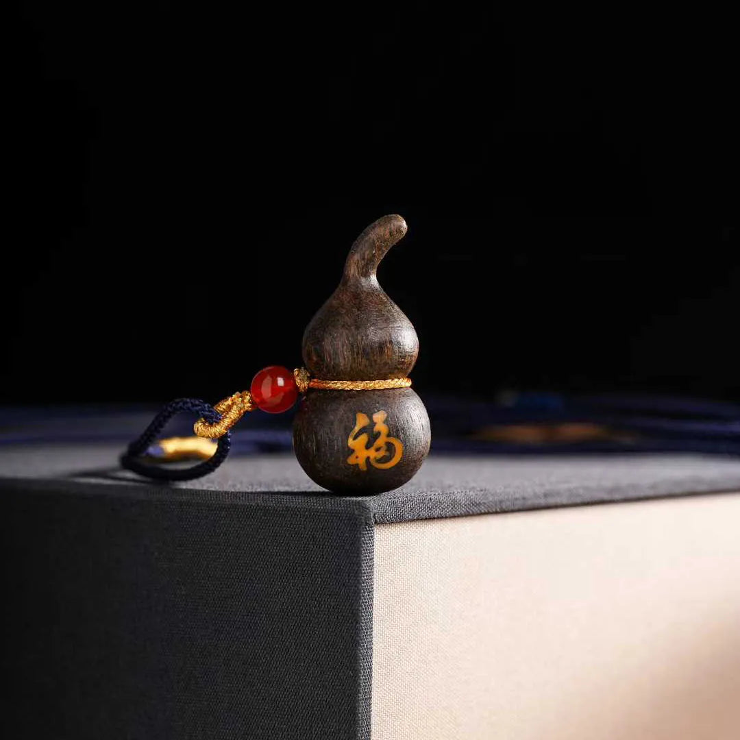 Old Hui'an gourd sinking pendant