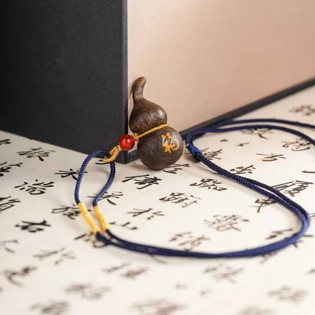 Old Hui'an gourd sinking pendant