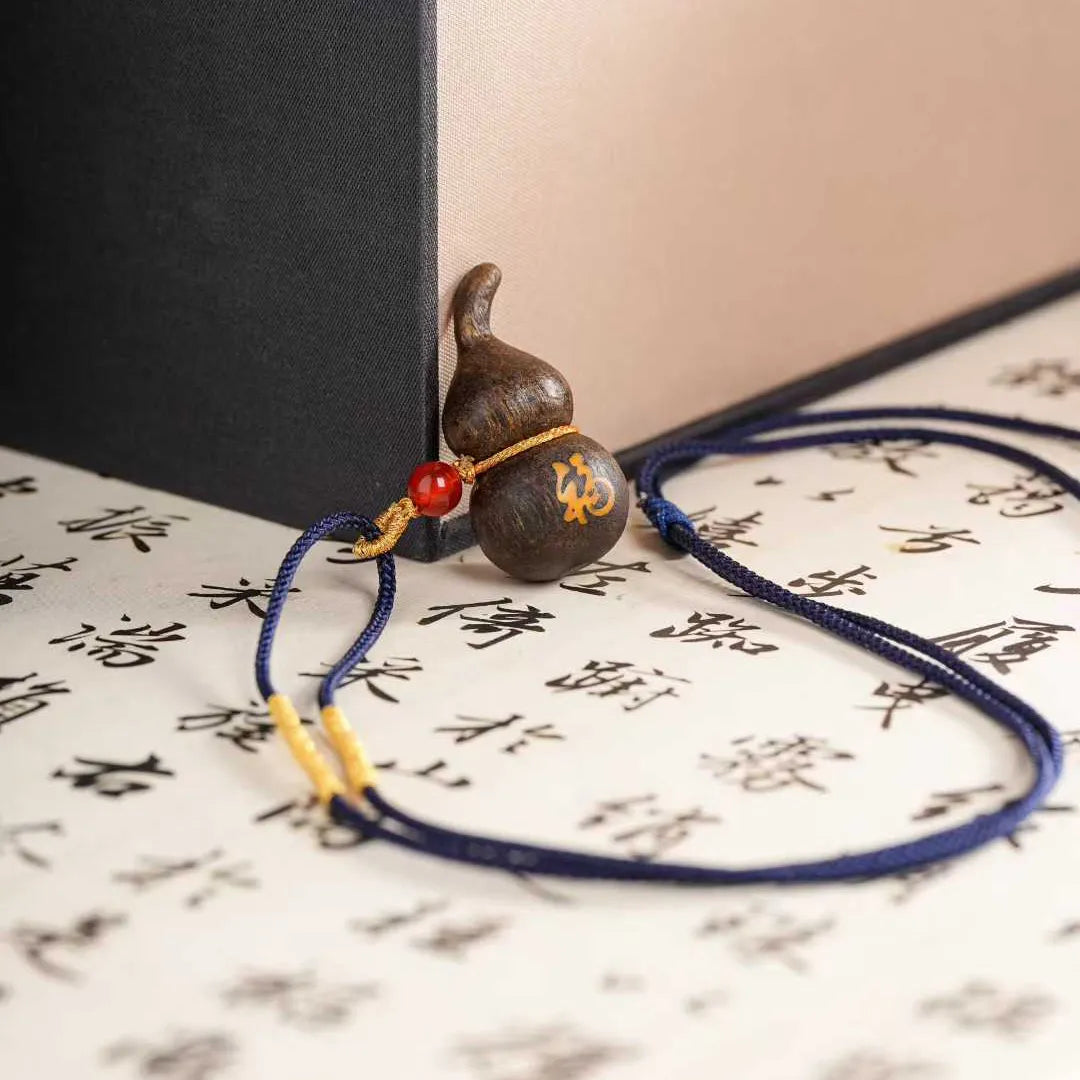 Old Hui'an gourd sinking pendant